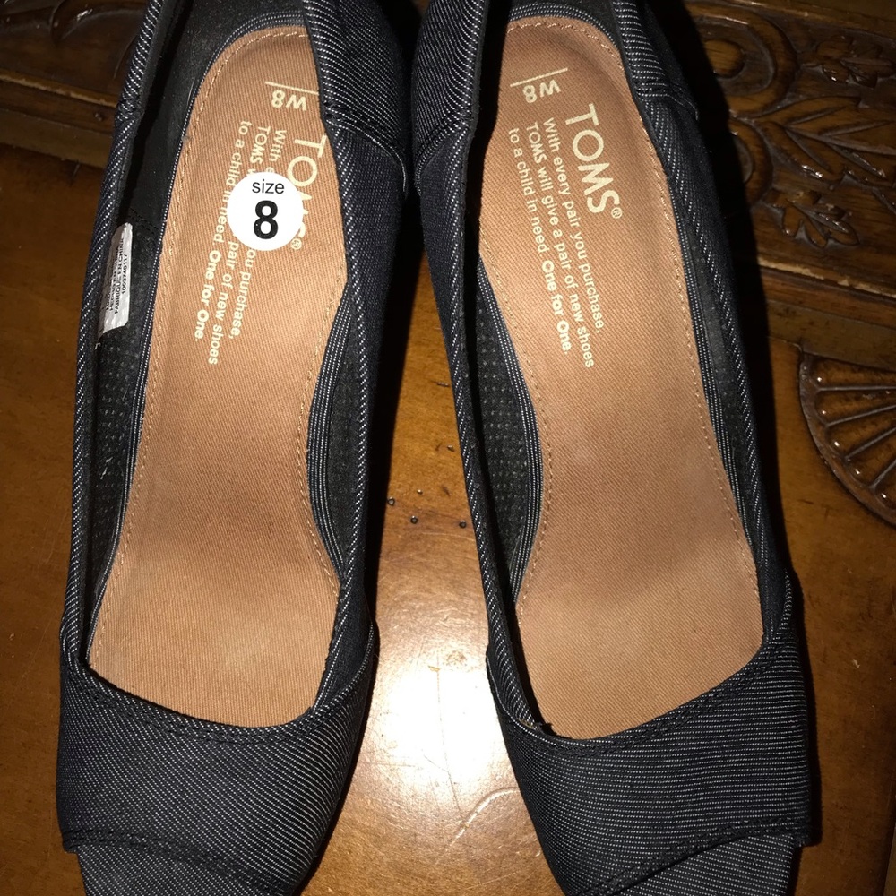 TOMS wedge shoes